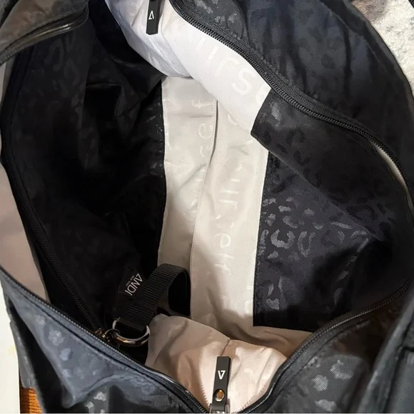 Andi Black Leopard Woman’s Tote Bag - Picture 3 of 10